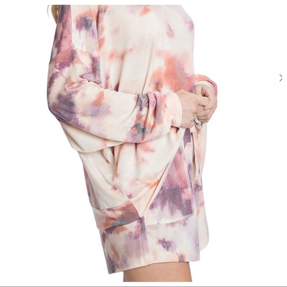 Tie Dye Print 2 Piece shorts and top lounge set - Picture 5 of 8
